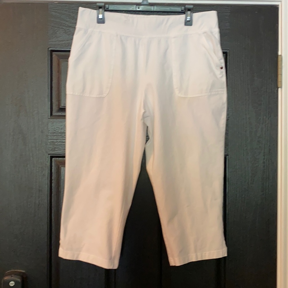 Christopher and Banks white capris